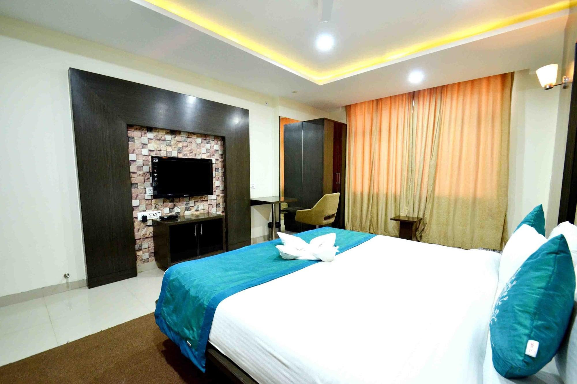 Capital O 1546 The Sensation Hotel Indore Exterior photo