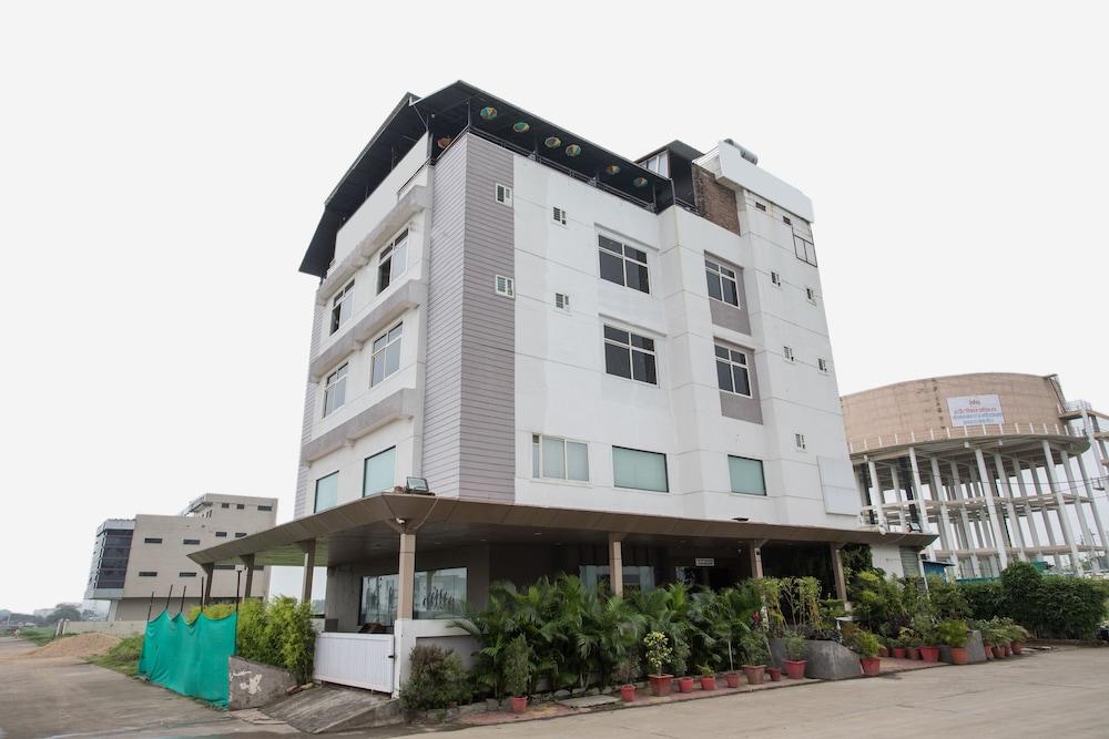 Capital O 1546 The Sensation Hotel Indore Exterior photo