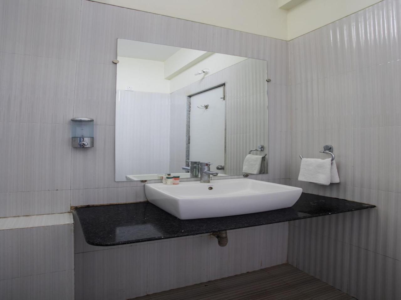 Capital O 1546 The Sensation Hotel Indore Exterior photo