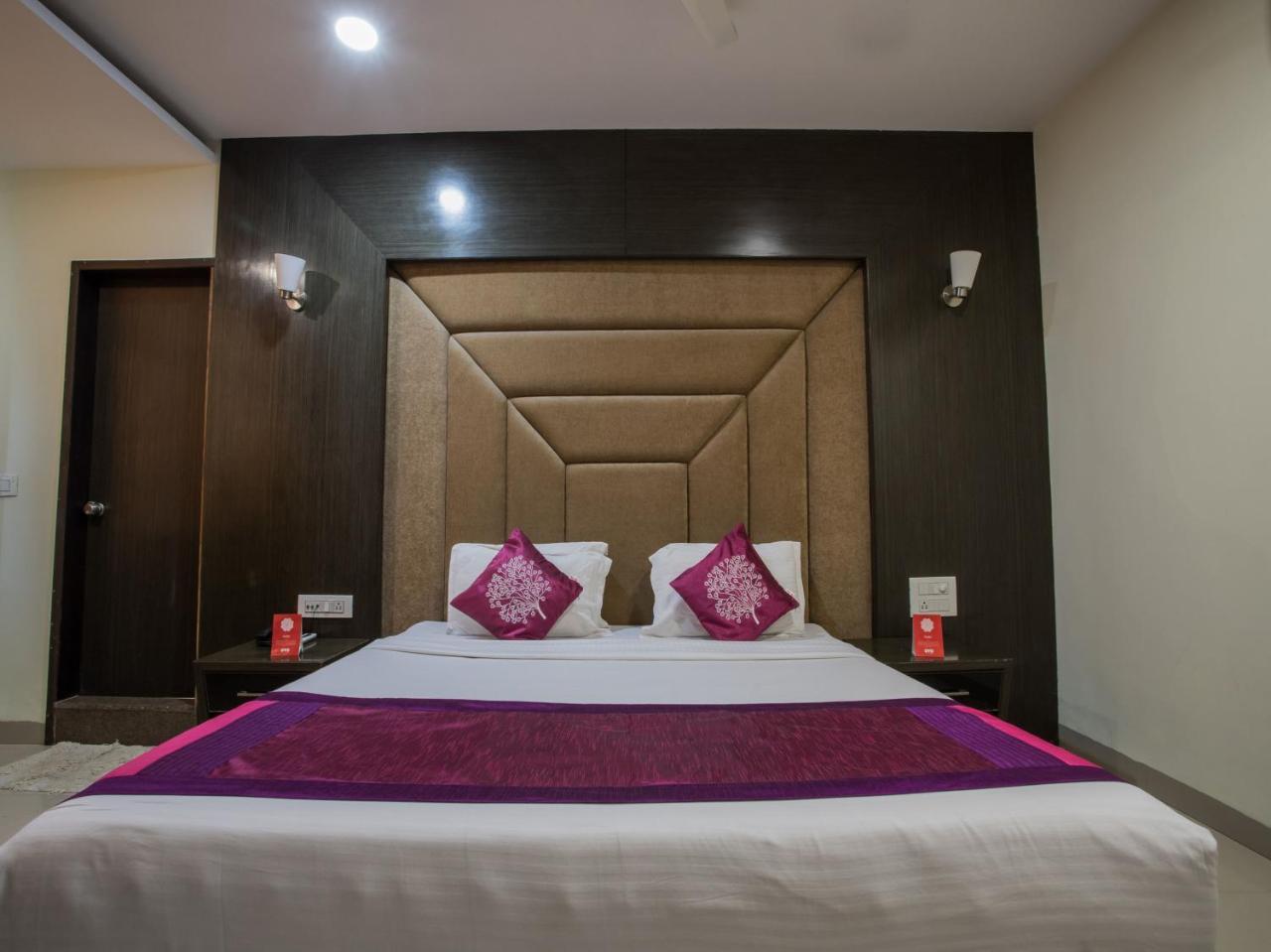 Capital O 1546 The Sensation Hotel Indore Exterior photo